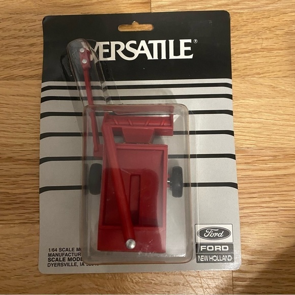 Vintage Ford New Holland Versatile 1/64 Farm Toy NEW Trans Axial 2000 - Picture 2 of 7